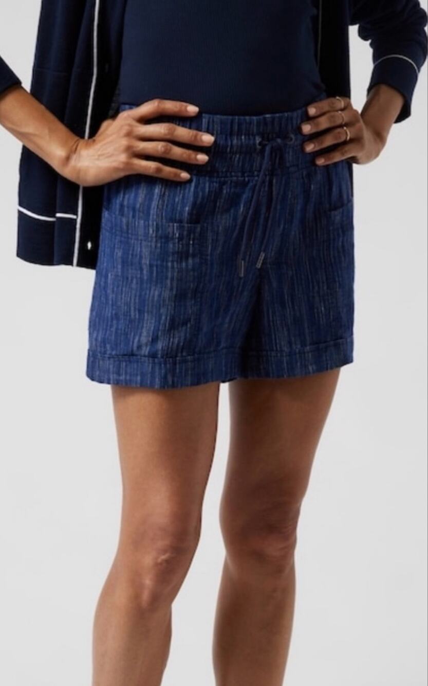 Athleta Cabo 100% Linen Shorts Womens 4 Blue Striped Elastic Waist Drawstring